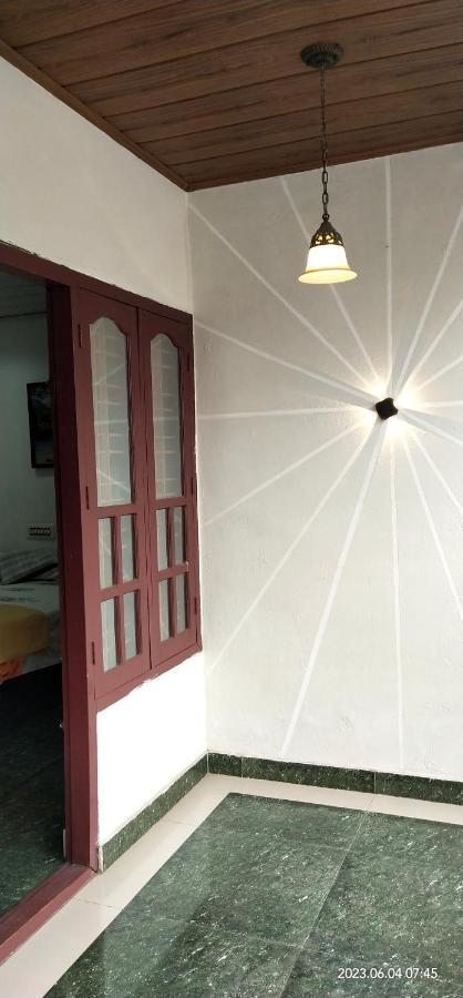 Floral Homestay Thekkady Buitenkant foto